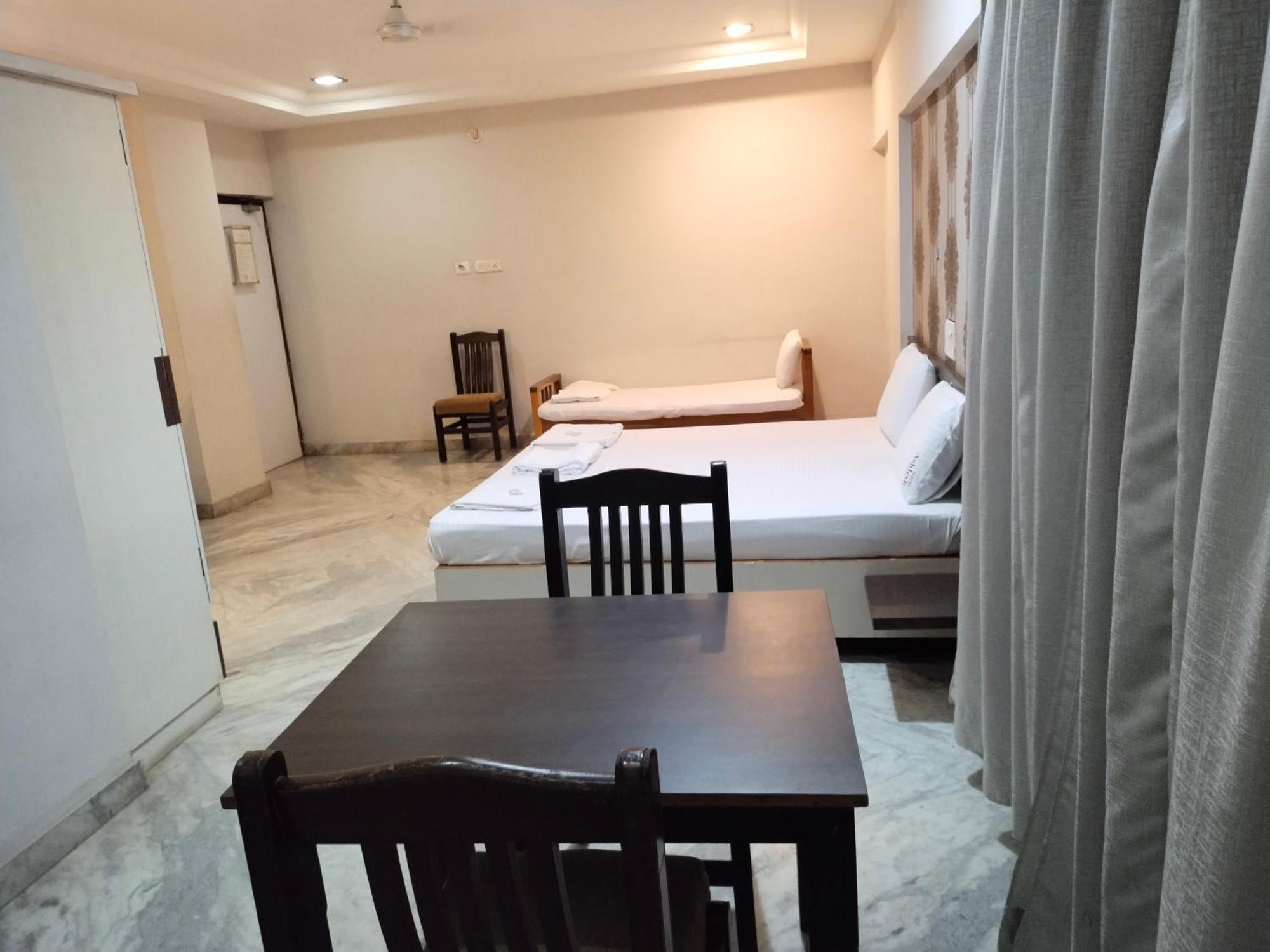 Hotel Ashlesh Manipal Buitenkant foto