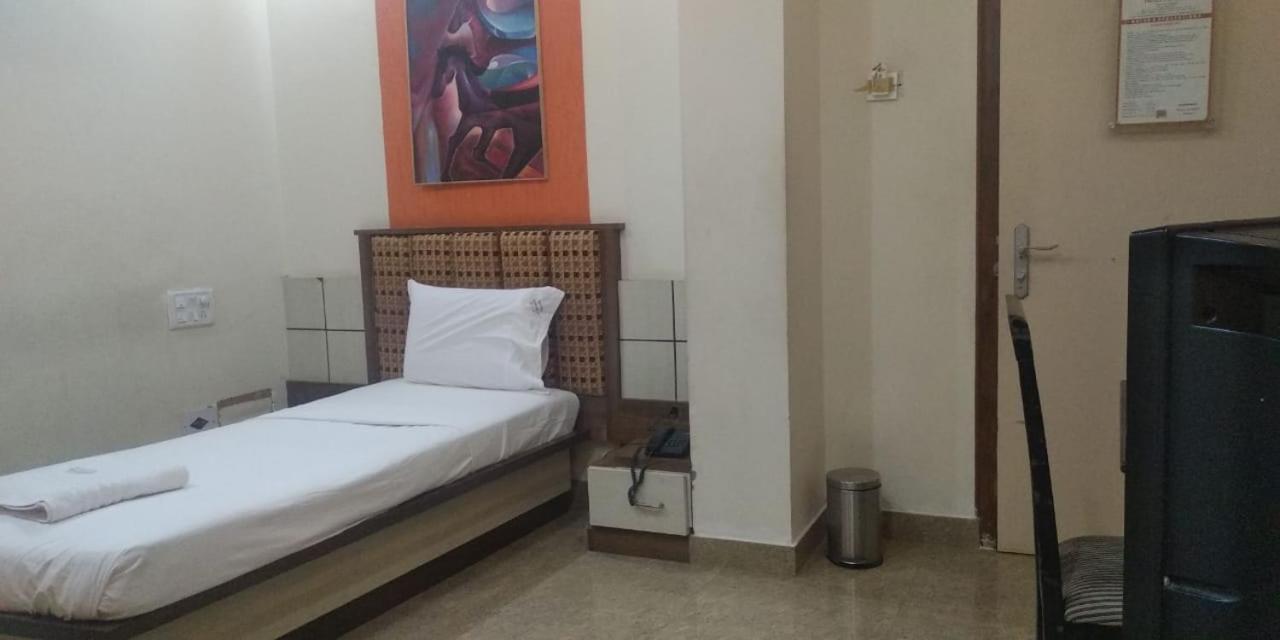 Hotel Ashlesh Manipal Buitenkant foto