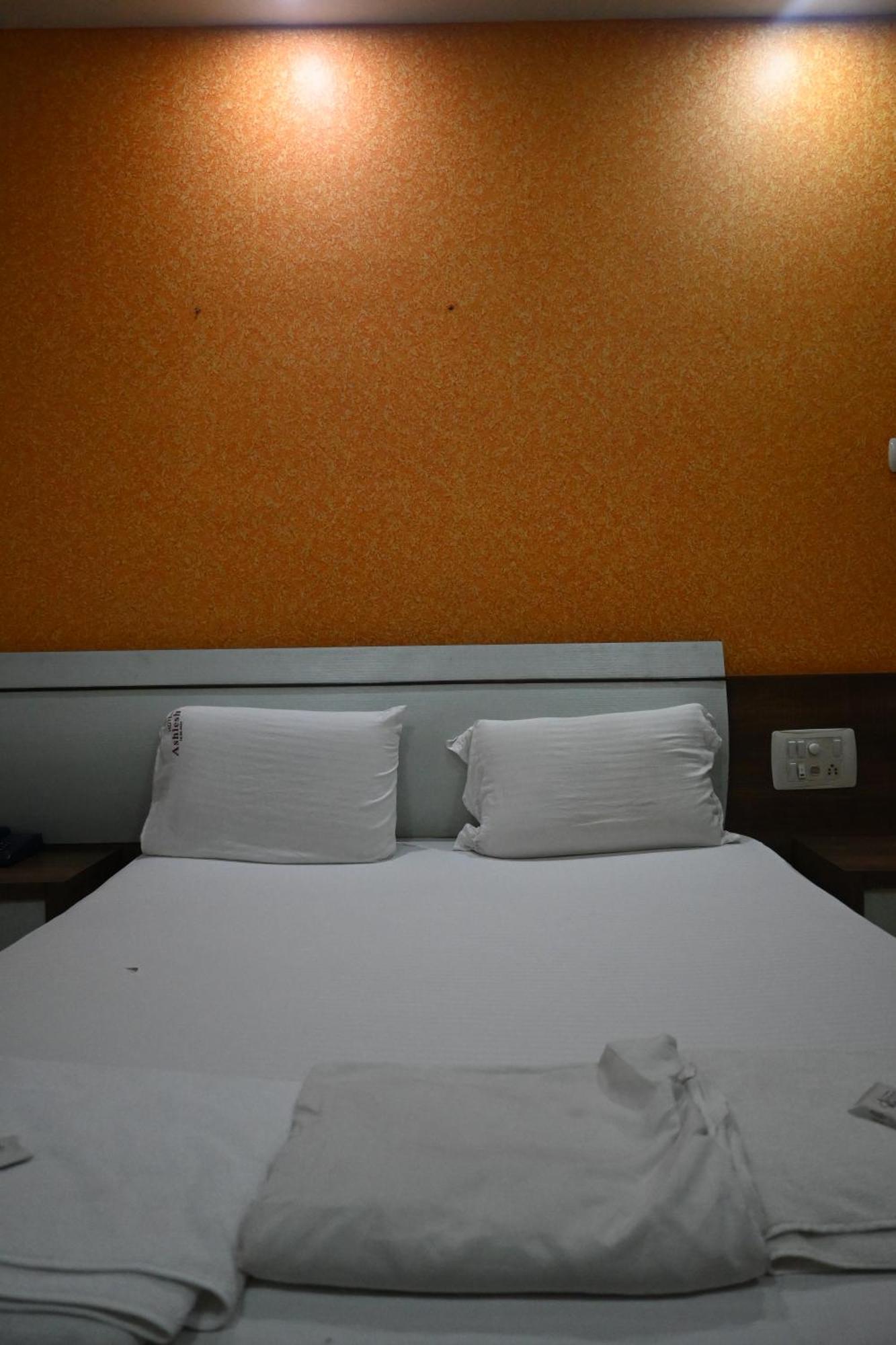 Hotel Ashlesh Manipal Buitenkant foto