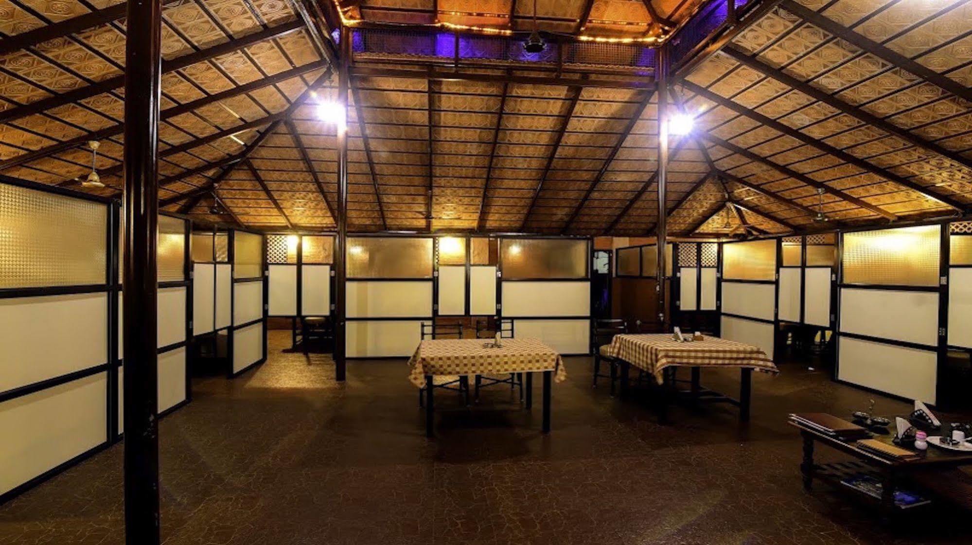 Hotel Ashlesh Manipal Buitenkant foto