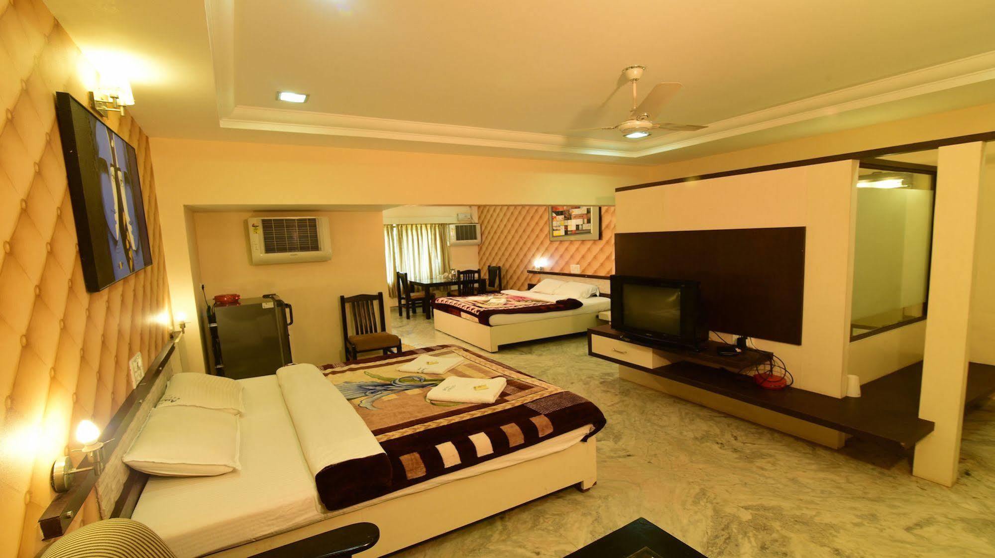 Hotel Ashlesh Manipal Buitenkant foto
